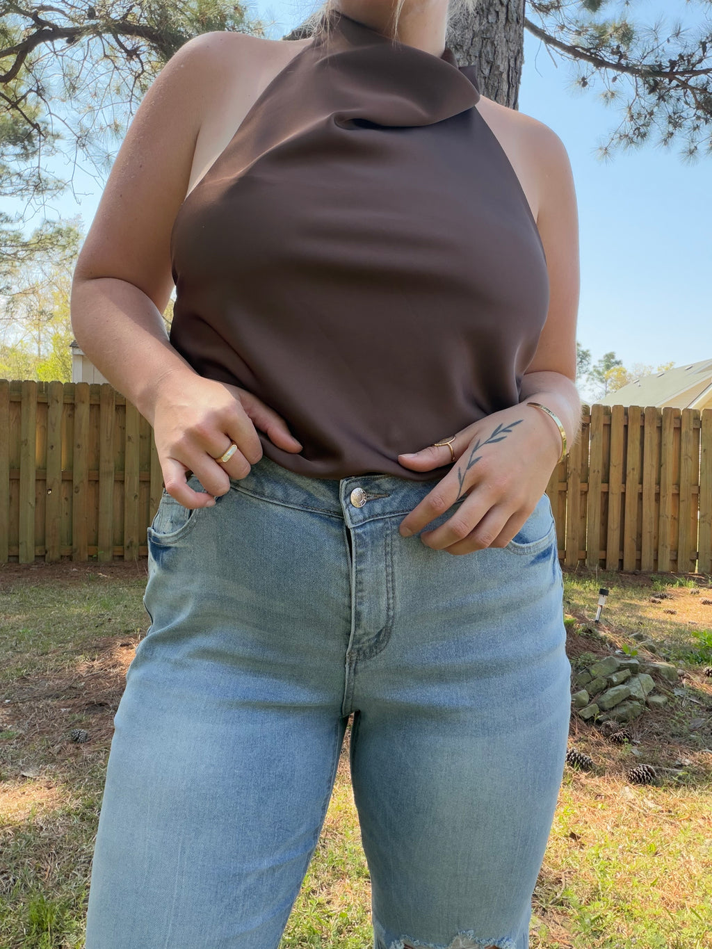 Women's Ripped Bell Bottom Jeans High-Rise